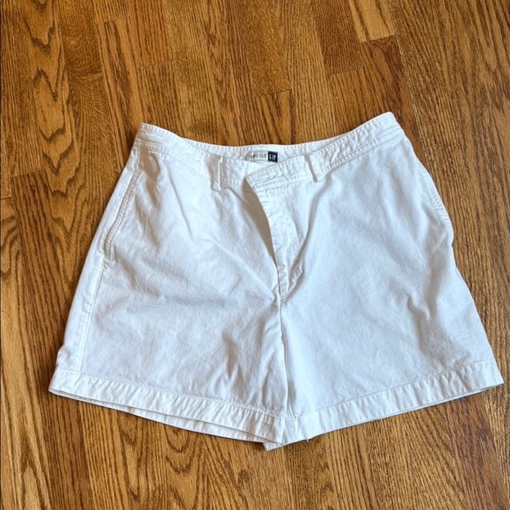 Gap retro cut white jean shorts